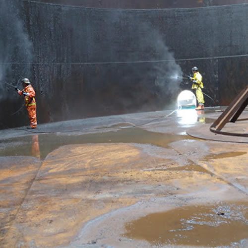 Storage-tank-cleaning